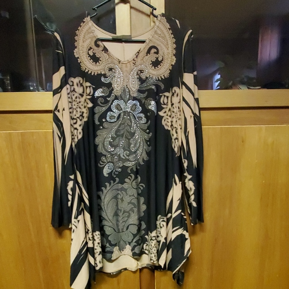 Stylish western tunic,  with bling on chest.